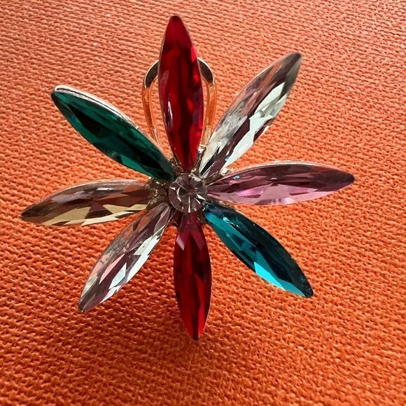 ♥️ Betsey Johnson sparkling multicolored crystal flower burst earrings ♥️ - Picture 3 of 5